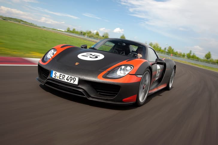 Porsche 918 Spyder photo gallery